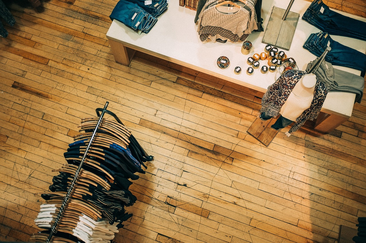 "Mastering the Art of Engaging with Ethical Shoppers Both In-Person and on the Web"